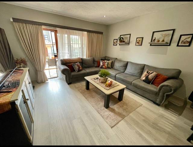 2 BEDROOM APARTMENT FOR SALE IN SUGAR BUSH ESTATE